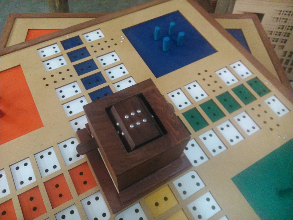 Jogo Adaptado Braille Ludo